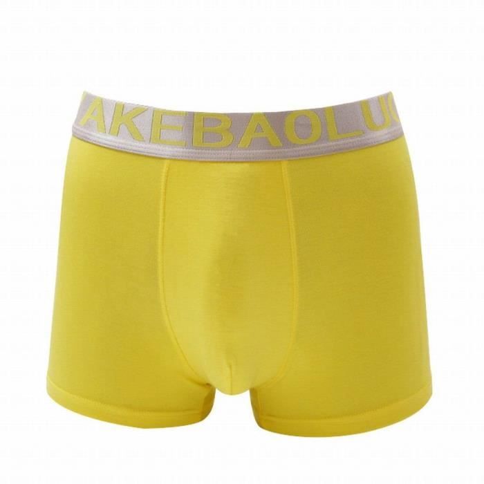 homme en slip jaune