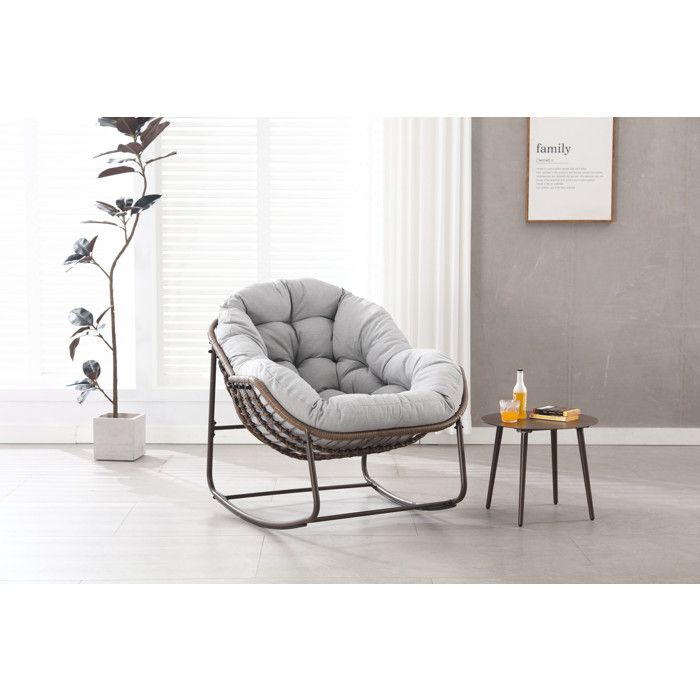 Fauteuil à bascule dextérieur - MUVOE - Modèle gris - Coussin 15 cm - Cadre acier & rotin tissé - Support 136 kg