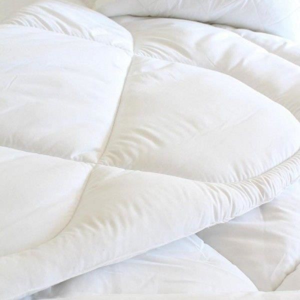 Merino Couette En Pure Laine Vierge Dans Coton Legere 250g M2 Courtepointe Couverture Woolmark 180x200cm Achat Vente Couette Soldes Sur Cdiscount Des Le 20 Janvier Cdiscount