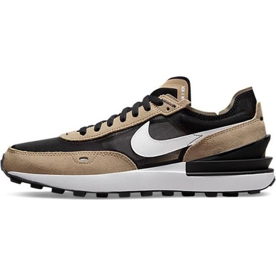 Basket Nike AIR WAFFLE ONE. Réf. DA7995-002. Couleur : Noir, Blanc, Beige. Détails. - Tige en Nylon, daim. - Fermeture à lacets. -