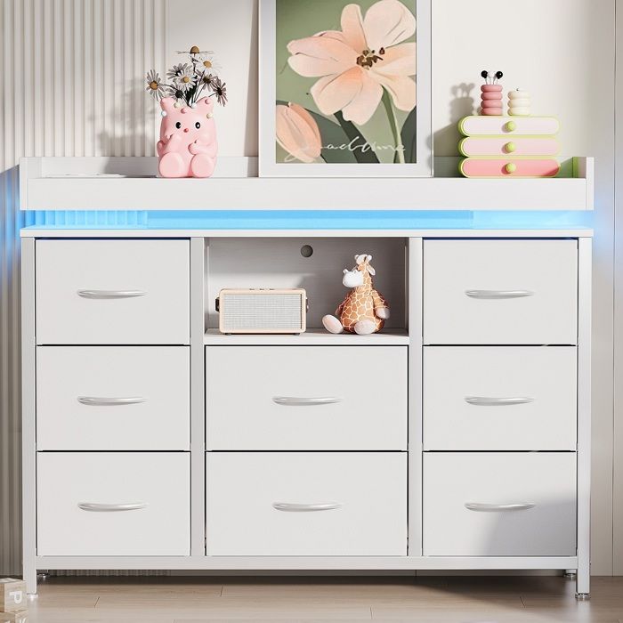 Commode 8 Tiroirs avec LED Prise USB & Type-C Meuble de Rangement avec Étagère Armoire Chambre Salon 108x82x30 cm - Blanc Commode 8 Tiroirs avec LED Prise USB & Type-C Meuble de Rangement avec Étagère Armoire Chambre Salon 108x82x30 cm - Blanc