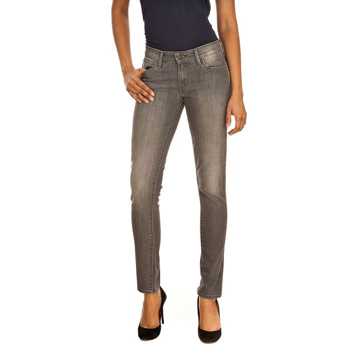 levi demi curve skinny
