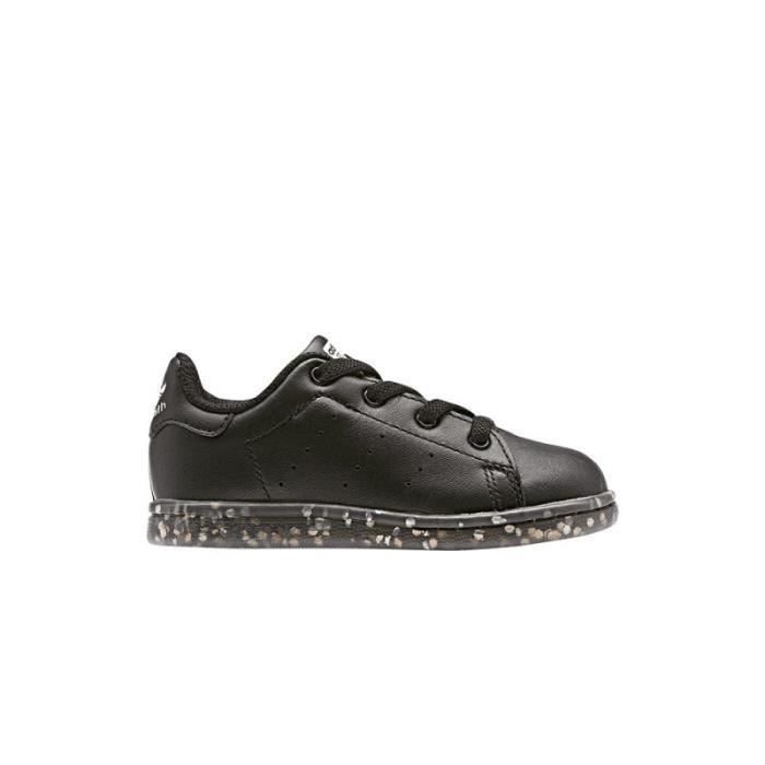 Stan smith hotsell lacet noir