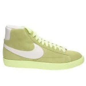 nike blazer mid suede