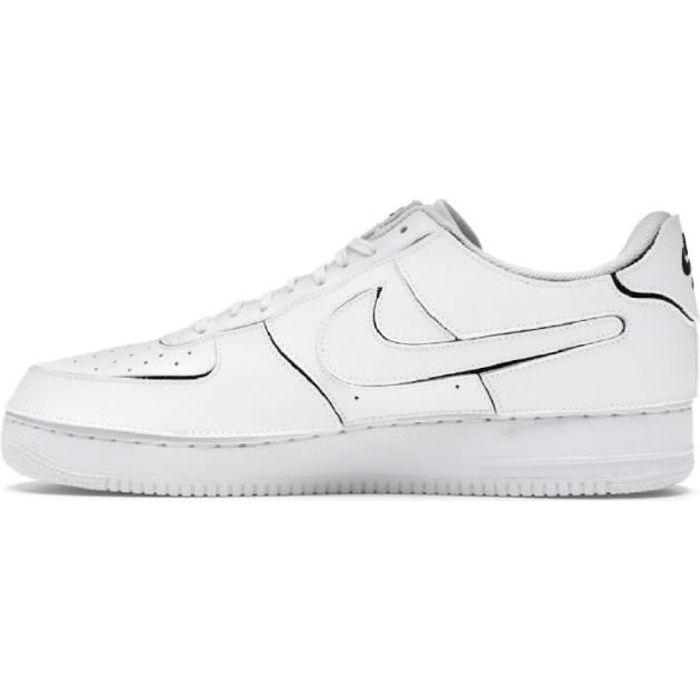 Ces baskets Nike ressemblent comme 2 gouttes d'eau aux Air Force 1 : elles  sont bien moins cher