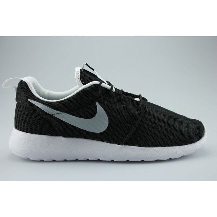roshe black and white nike