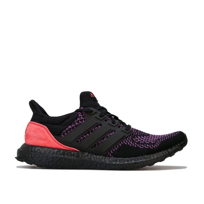 Baskets Adidas Ultraboost Pour Homme En Noir Et Violet.