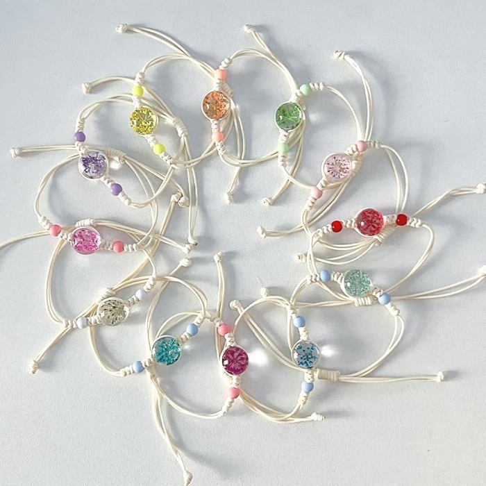 Kit Bracelets Amitié Kit Bracelet Amitié Filles - 35 Fils Colorés + Accessoires - DIY Créatif Pour Enfants 6-12 Ans - Cadeau Idéal Kit Braccialetti Fai Da Te