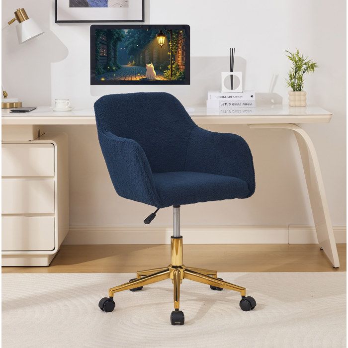 Chaise de bureau pivotante en tissu teddy bleu foncé hauteur réglable rotation 360° base dorée à roulettes