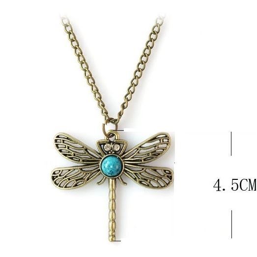 Collier fantaisie : collier et pendentif par la fantaisie du bijou