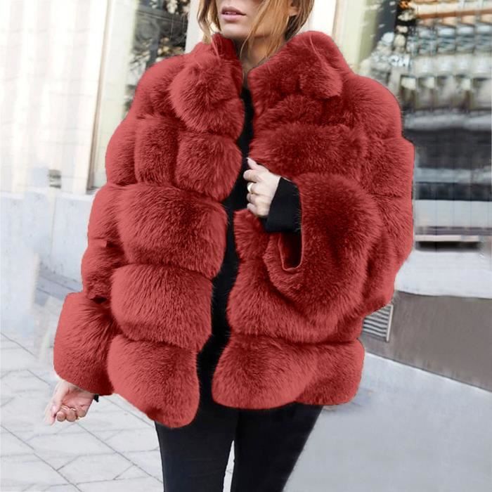 Manteau rouge deals fausse fourrure