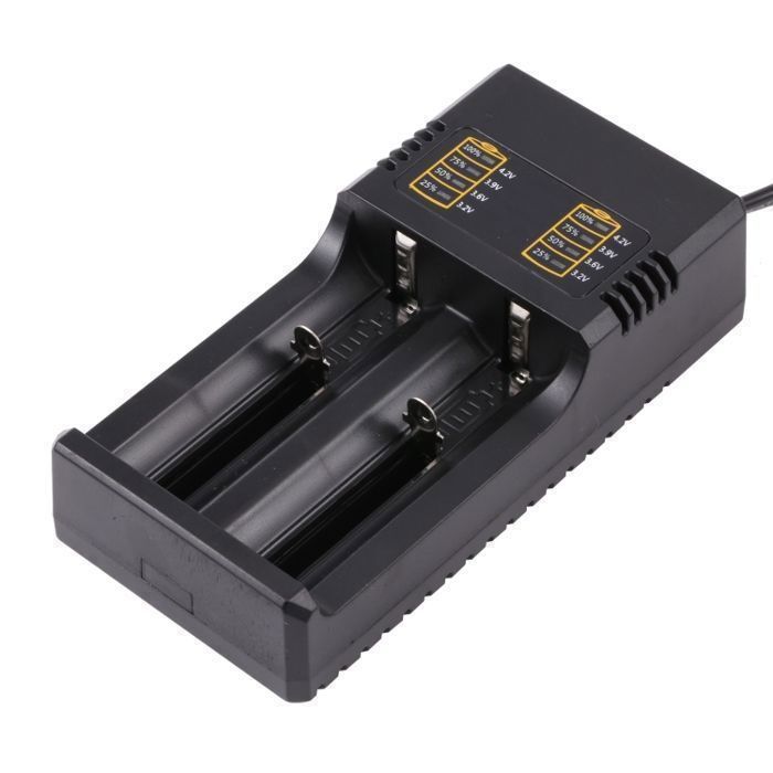 Pack Chargeur XPower M2 + 2 Accus 18650 3000mAh - Charge Rapide 2A, USB-C, Compatible Multi-Tailles (20700, 21700...)