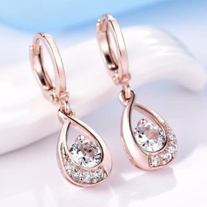 Boucles d'oreilles pendantes transparentes