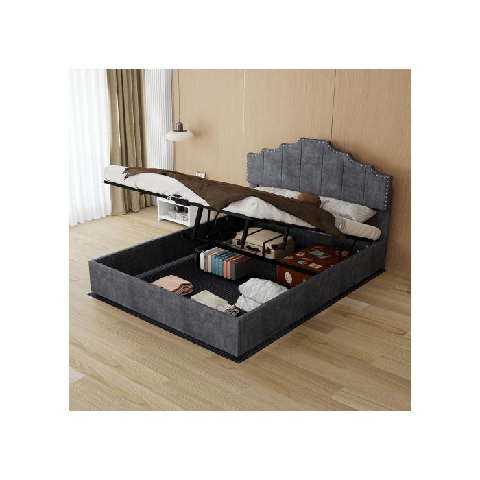 Lit coffre 140x200 - SOGEU - Velours gris capitonné - Tête cloutée - Grand rangement - Sommier inclus