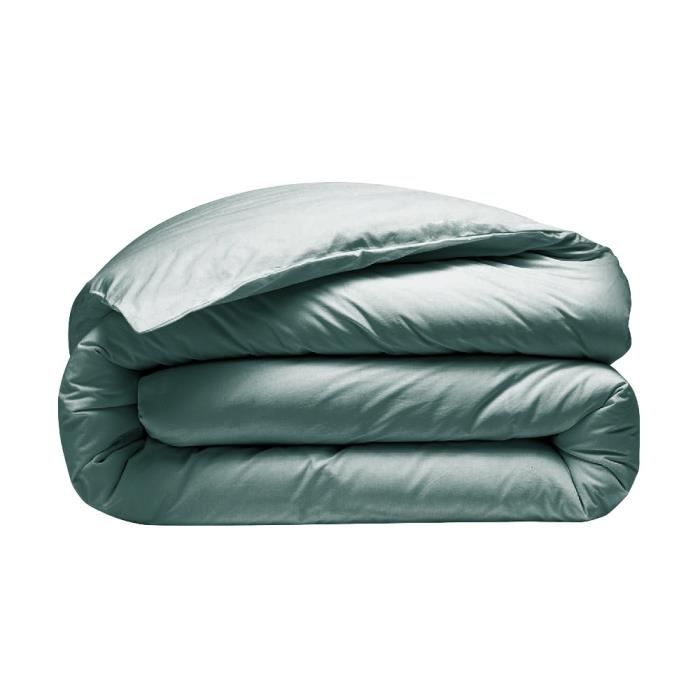 ALPES BLANC - Housse de couette 280x240 + 2 taies 65x65 cm – 100% Percale – Tissage serré 80 fils - Finition rabat - celadon ALPES BLANC - Housse de couette 280x240 + 2 taies 65x65 cm – 100% Percale – Tissage serré 80 fils - Finition rabat - celadon