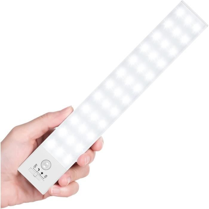 Lot de 4 lumières stroboscopiques LED 7 couleurs rechargeables par USB pour voiture, moto, vélo