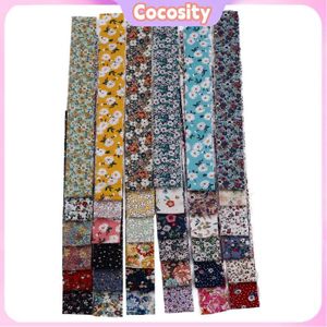 Lot De 8 Coupons Tissu Patchwork 20x20cm - Motifs Noël Fleuris En Coton Blanc - DIY Couture