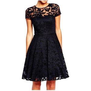 robe dentelle noire courte