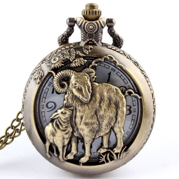 Pendentif Gousset Rond Doré Gravé D'Arabesques Abritant Un Miroir