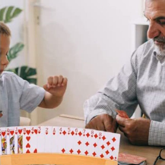 NVIYAM – Lot De 4 Porte-cartes Pour Enfants : Mains Libres, Jeu De Cartes Tranquille, Idéal Pour Petits Et Grands