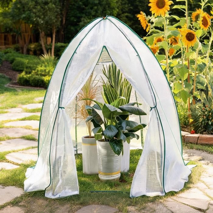 Serre tipi soft white 240x200x240 cm en acier et polyéthylène avec porte zippée