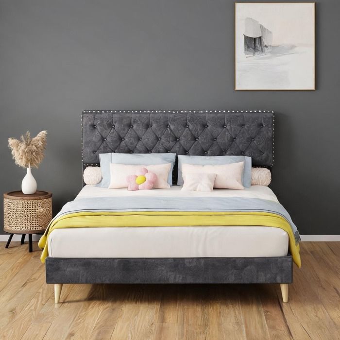 Lit plateforme bas 160x200 cm en tissu velours gris doux avec tête de lit haute et rangement sous lit style minimaliste