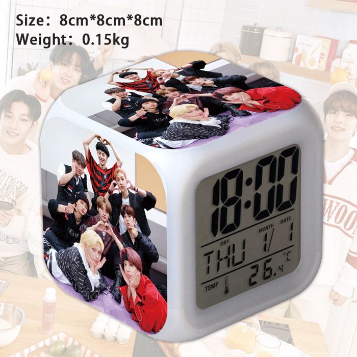 Réveil Numérique de Stray Kids pour Enfant avec Affichage LED pour EnfantTable BureauCadeau dAnniversaire Noël-Style 5