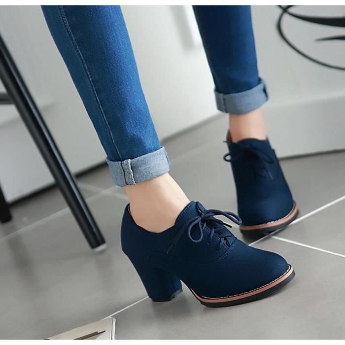 mode de dentelle des femmes en talons pais pom...