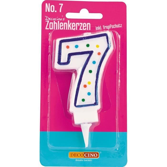 Violet Gâteau Avec Une Couronne Sur Haut Et Bougies Sur Une, Mousseline Couronne