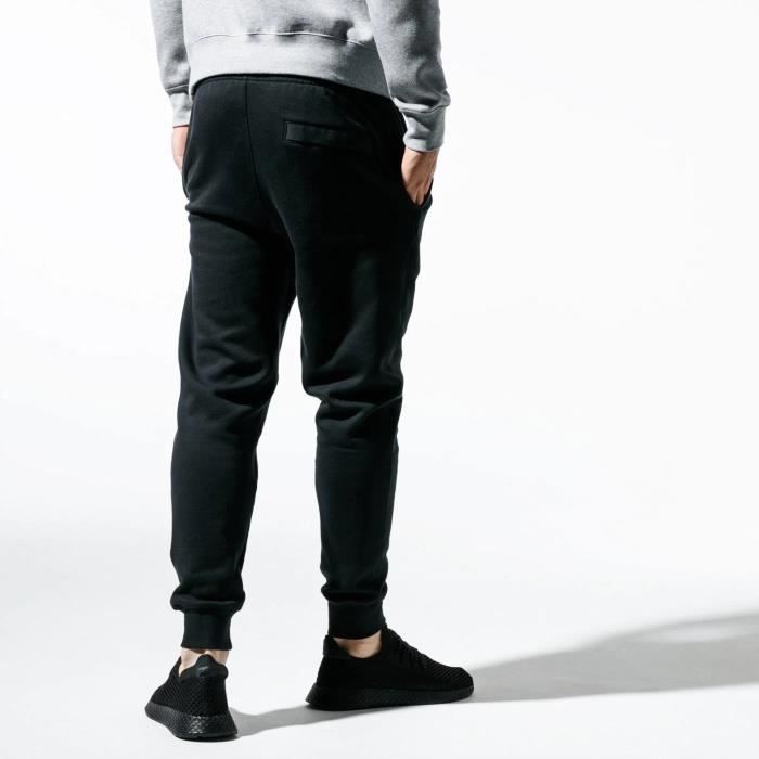 826431 nike store