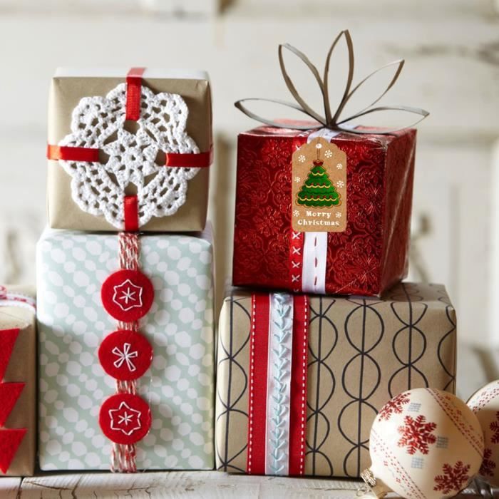 Anstore Étiquettes Cadeau Noël Kraft, 120 pièces Étiquette Cadeaux de Noël,  Étiquettes en Papier Kraft avec Ficelle de Jute et Ficelle de Coton Rouge  pour Décoration Bricolage Cadeaux Noël : : Cuisine