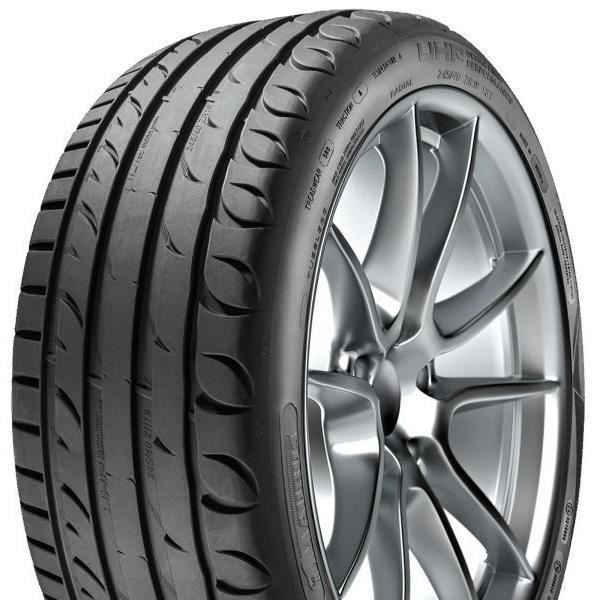 TAURUS - Pneu Eté - UHP - 235/55 R18 V