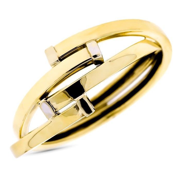Bague en or jaune 9 carats avec anneaux croisés à la finition polie dune largeur maximale de 10 mm.