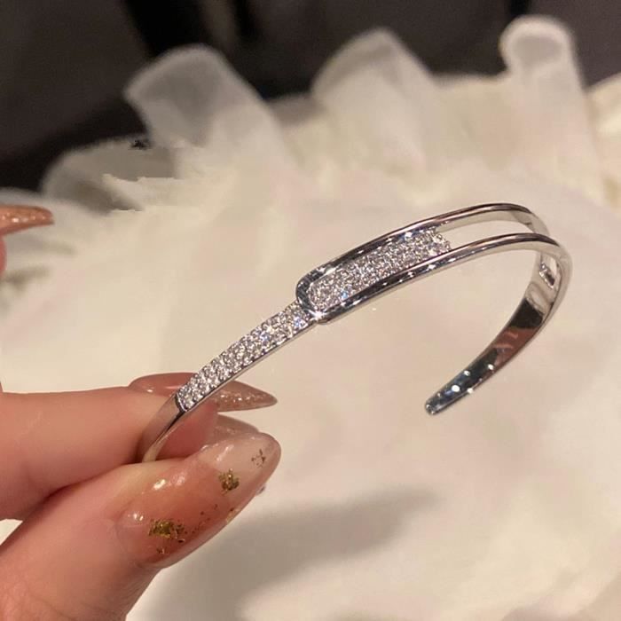 Fashion bangles store