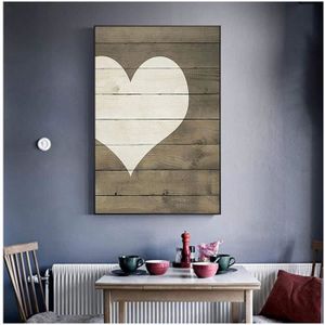 Ensemble de 3 cadres en bois en forme de cœur reliés par de la corde avec cœurs blancs décoratifs 