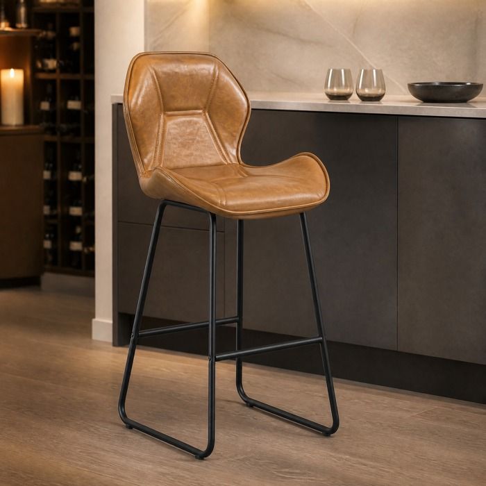 MEUBLIV Lot de 2 tabourets de bar avec dossier simili marron cognac métal noir repose-pieds MEUBLIV Lot de 2 tabourets de bar avec dossier simili marron cognac métal noir repose-pieds