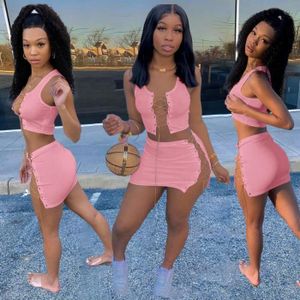 Femme en mini jupe courte Cdiscount
