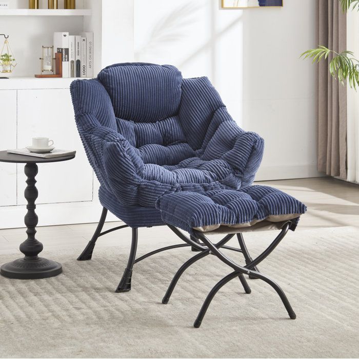 Fauteuil lounge avec repose-pieds accoudoirs et poche latérale structure acier flanelle bleu marine ORVRYN