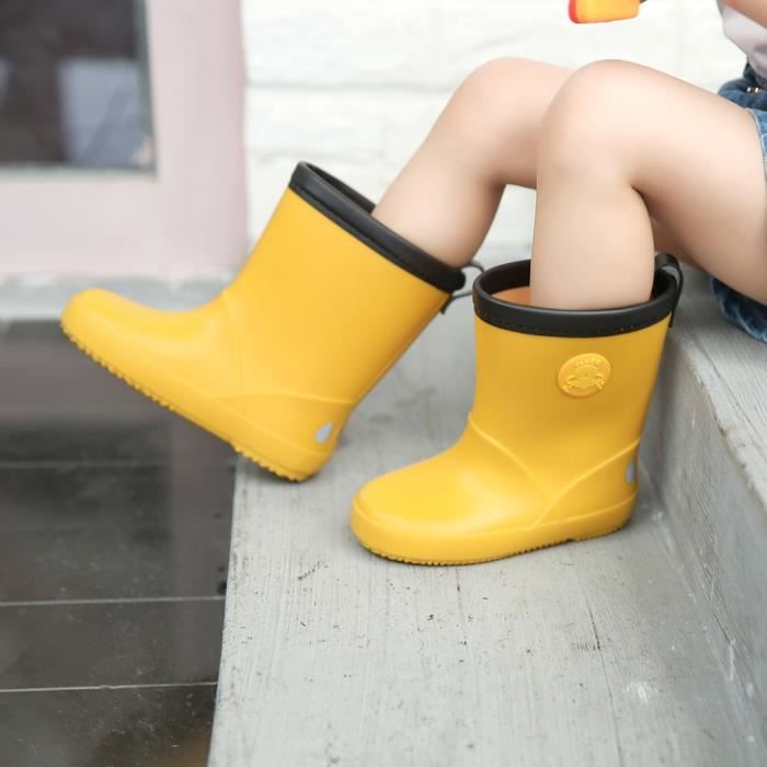 yellow bottes filles