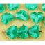 10pcs Vert Czech glass plate feuille d/'érable Perles sculpté 10 mm x 13 mm