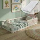 KIDS COLLECTIVE Lit au sol 90x200 - Lit Montessori en bois de pin - Matelas INLCUS - Lit enfant avec sommier et protection anti-chute - Blanc