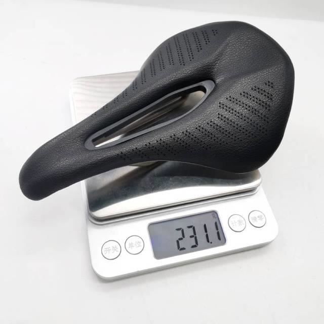 Selle VTT Funn Launch II - Rails CrMo Légers, Rembourrage Confort, PVC Résistant Pour Trails Longue Distance Selle Vélo De Montagne Durable PVC Selle VTT Funn Launch II - Rails CrMo Légers, Rembourrage Confort, PVC Résistant Pour Trails Longue Distance Selle Vélo De Montagne Durable PVC