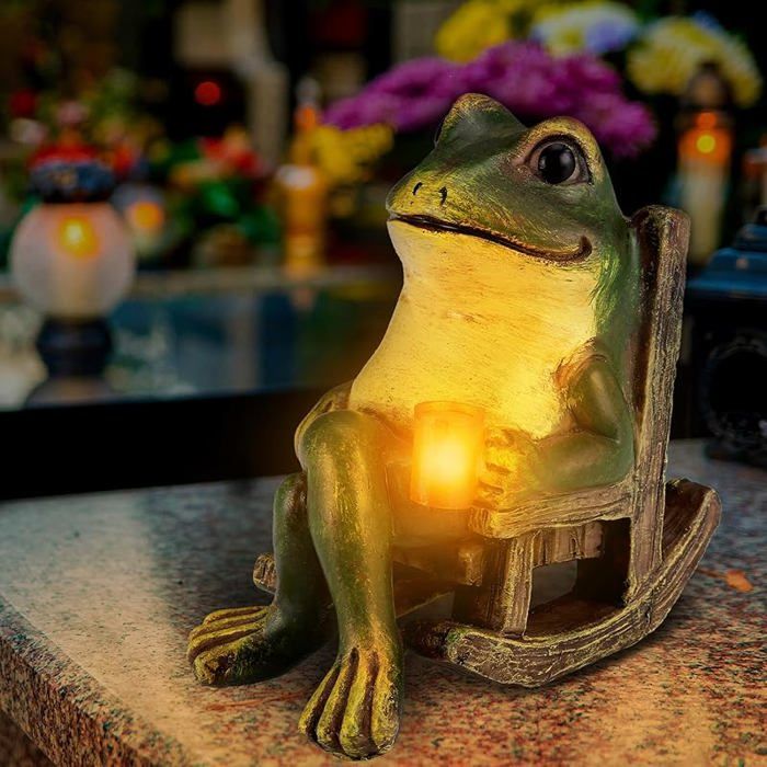 Une grenouille de dessin animé avec une couronne et une couronne sur la