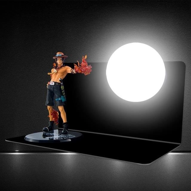 Lampe One Piece Monkey D. Luffy Veilleuse Figurine Lampe de Table LED Lampe  de Bureau - Cdiscount Maison