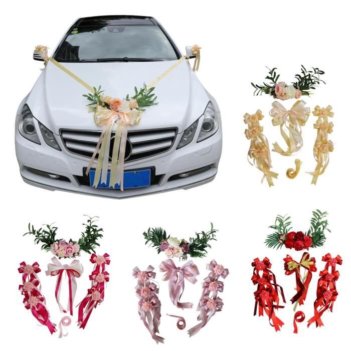 Décoration voiture des mariés noeud et roses