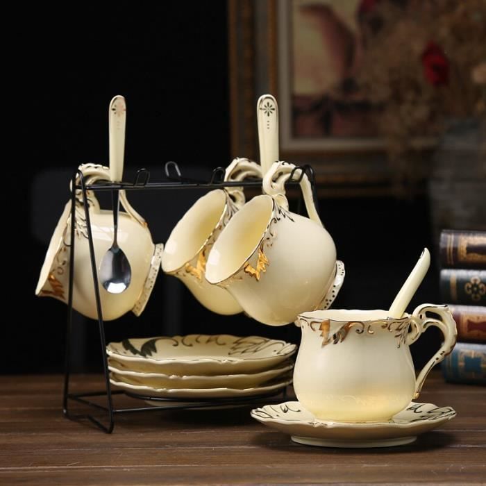 Tasse et Soucoupe Antique en Porcelaine Peinte à la Main de Befos, France, 1800s, Set de 2 en vente sur