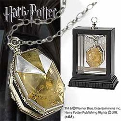 Noble Collection Harry Potter Médaillon 61QqC4uGEDS.jpg_BO30,255,255,