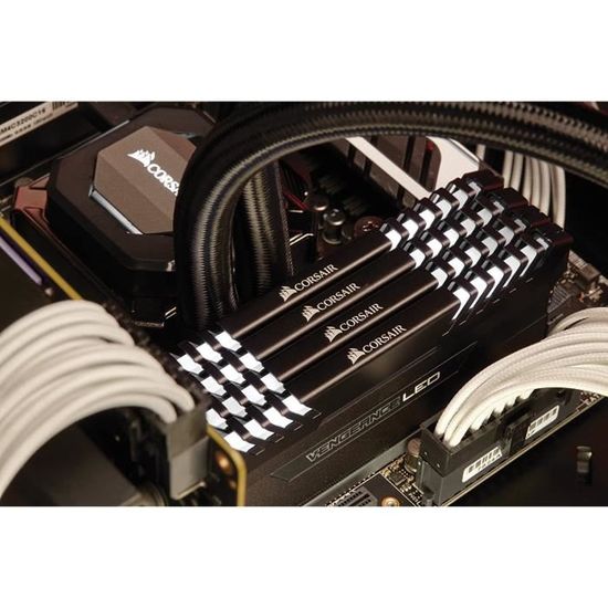 Kit Mémoire Corsair Vengeance LED 64 Go (4x16 Go) DDR4 3000 MHz C15 - Noir Avec LED Blanches, XMP 2.0