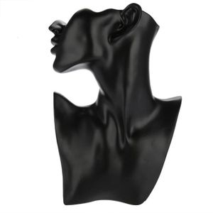 Buste noir pour collier et boucle d'oreille