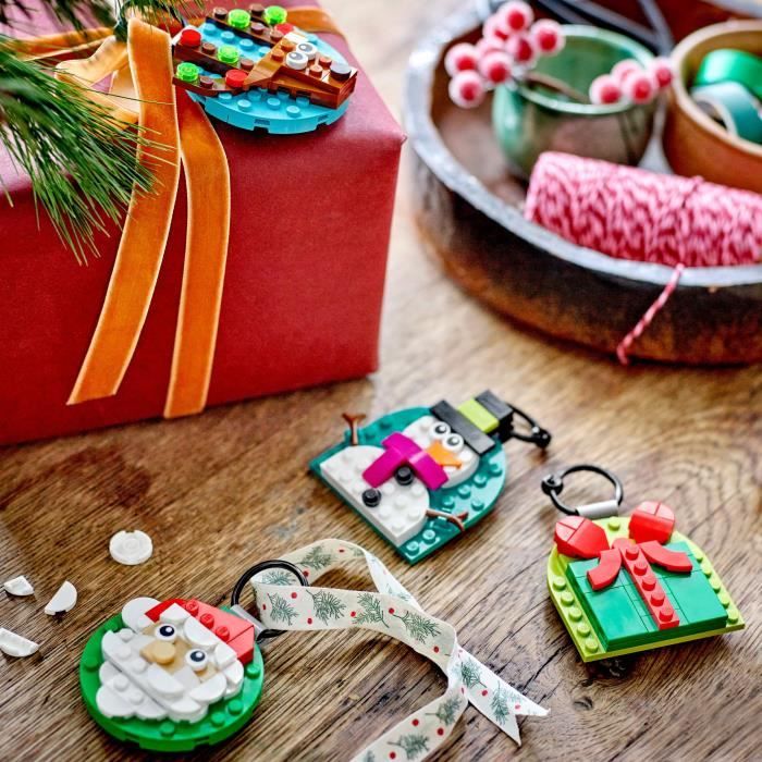 Baker Ross Lot De 4 Mini Kits Briques Construction Noël - Arbre, Cheminée, Père Noël, Train